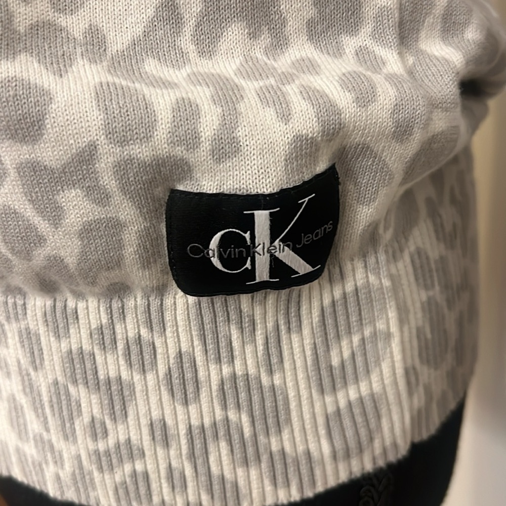 Calvin Klein Jeans Cotton Animal Print Sweater, Sz. M. - Picture 4 of 9